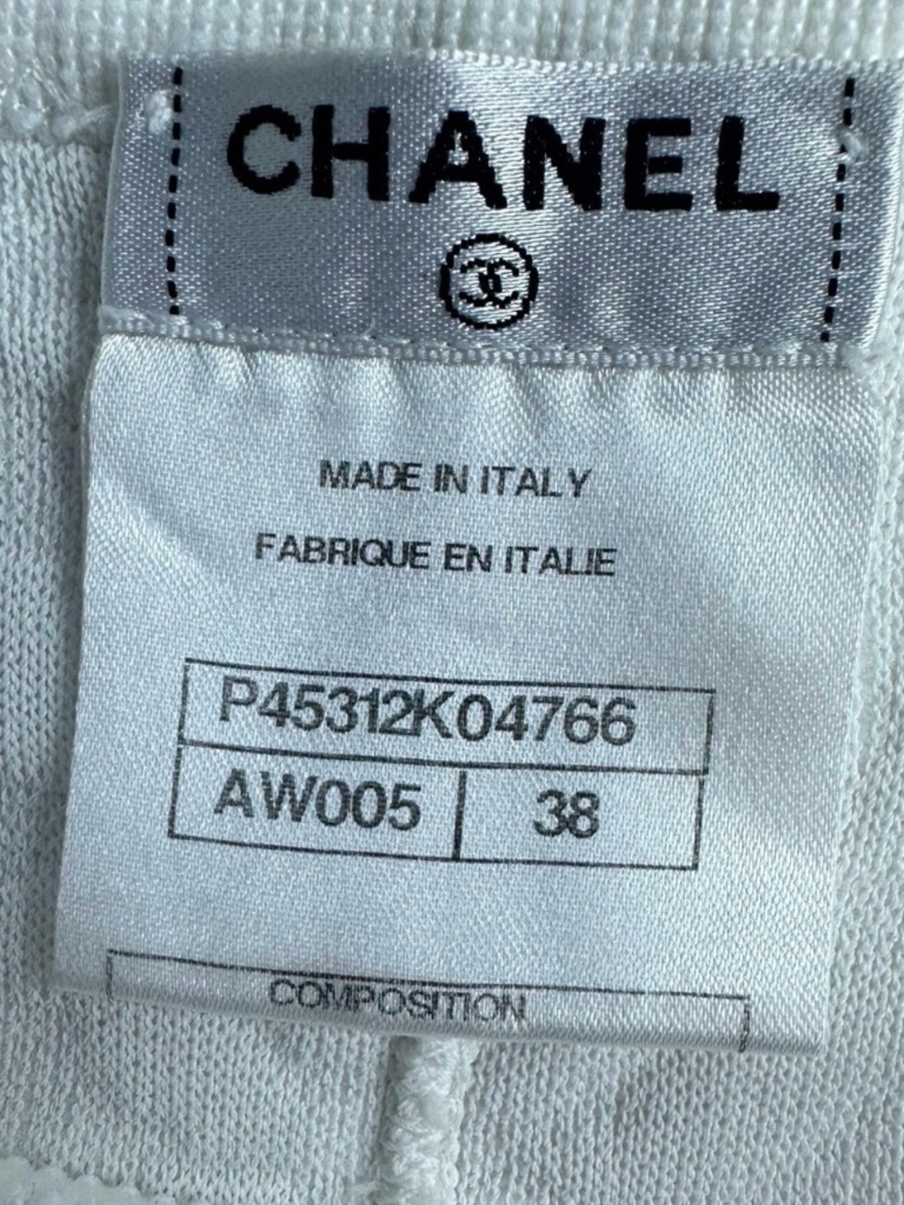 🚩steal CHANEL Cream Embossed Floral Button-Front Jacket - Picture 3 of 6